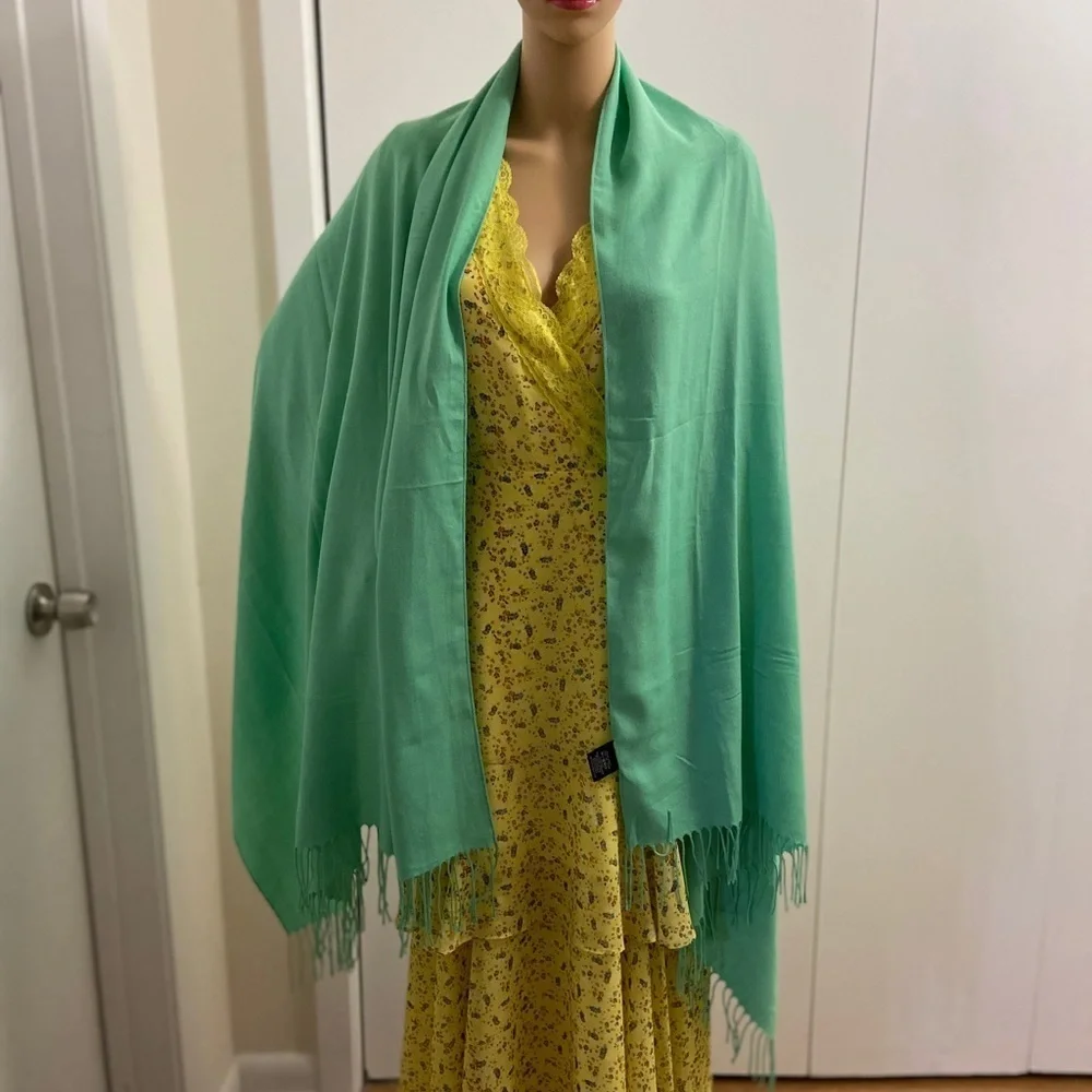 Vintage pashmina green scarf